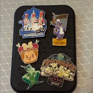 Disney pins featuring 2025 wave mystery an munchlings